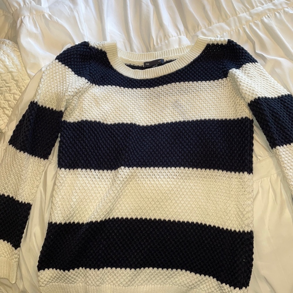 Beautiful gap navy striped sweater